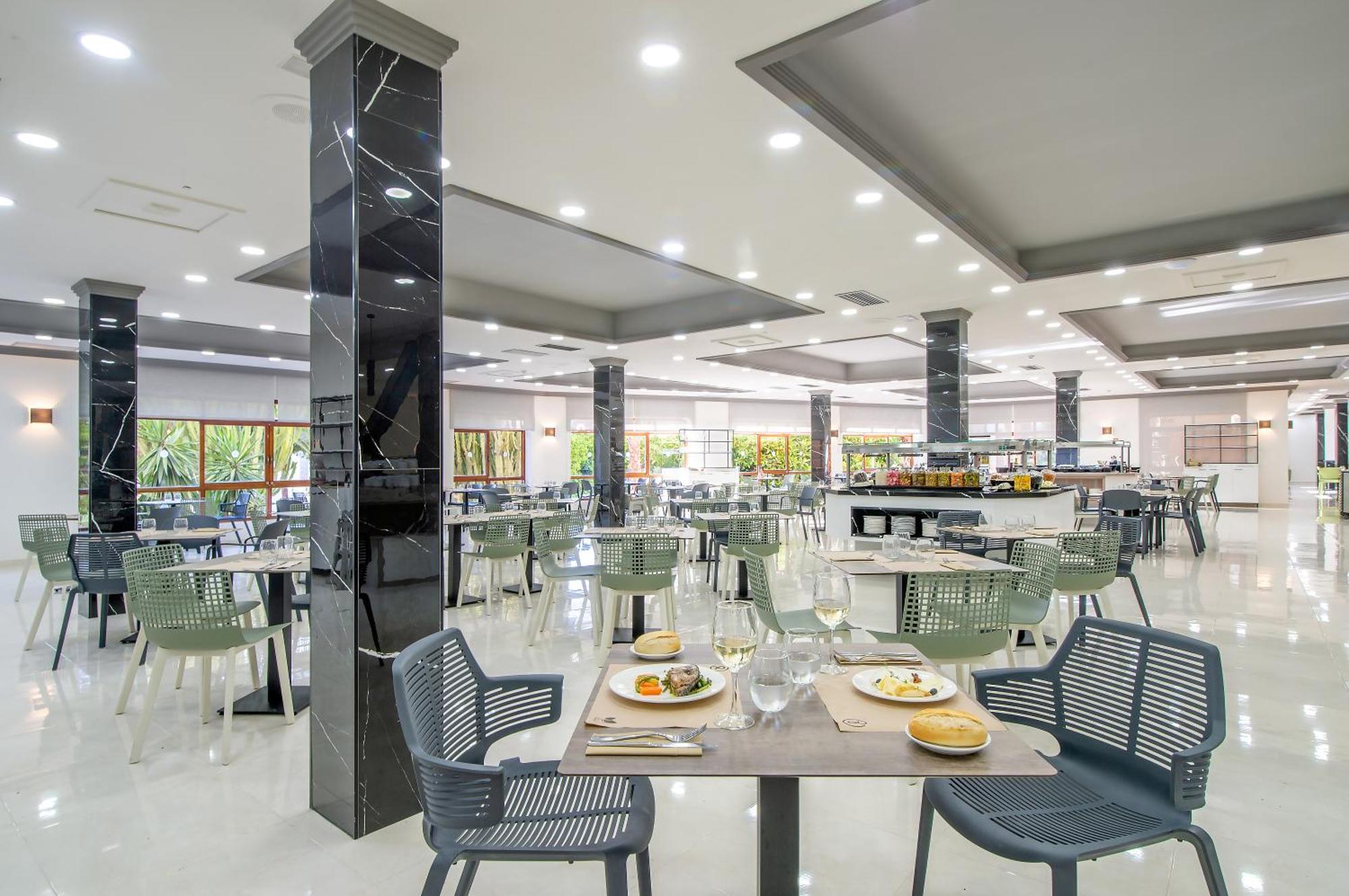East By Pierre & Hotel Benidorm